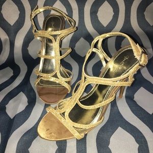 Gen E. R. ation strappy Gold stiletto Size 8.5